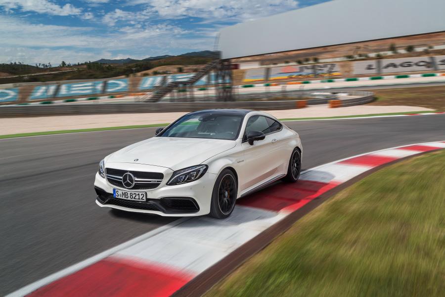 Mercedes-AMG C63 S Coupe 2015 года  (фото 19 из 40)